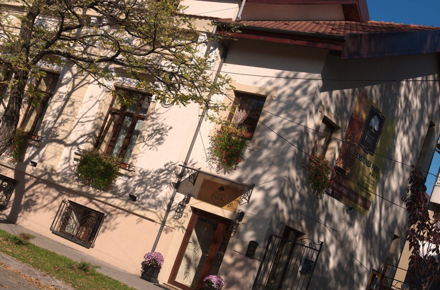 Park Villa - Boutique Hotel Timisoara Ngoại thất bức ảnh