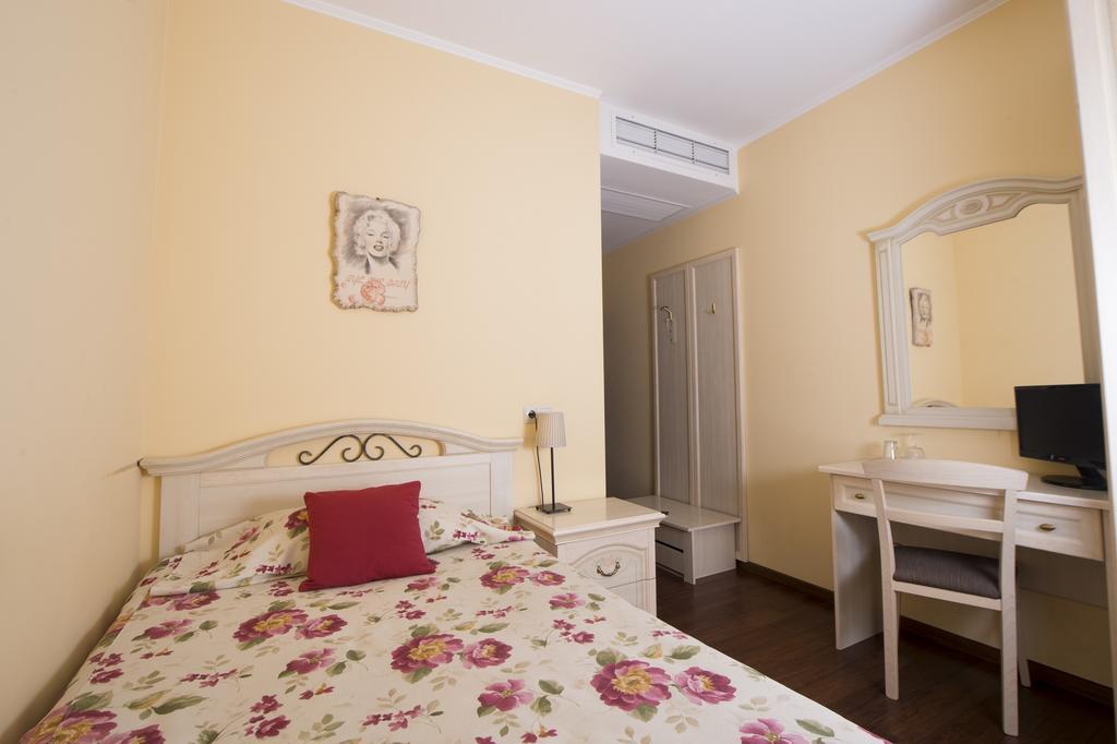 Park Villa - Boutique Hotel Timisoara Ngoại thất bức ảnh